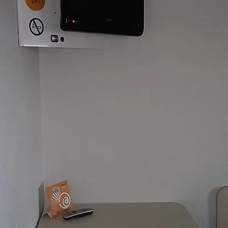 Hotel Hotelf1 Geneve Aeroport *