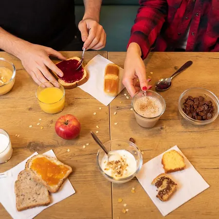 Hotelf1 Geneve Aeroport *