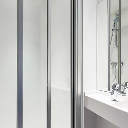 Hotelf1 Geneve Aeroport Hotell