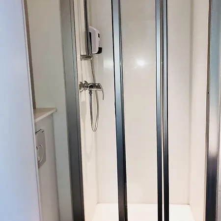 Hotell Hotelf1 Geneve Aeroport *