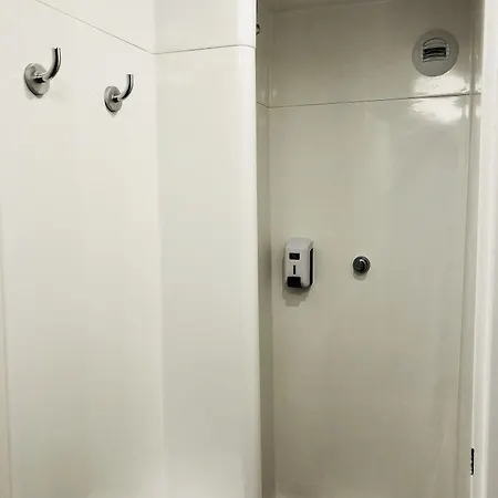 Hotelf1 Geneve Aeroport *