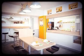 Hotelf1 Geneve Aeroport Otel *