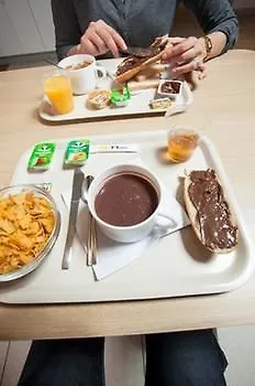 Hotelf1 Geneve Aeroport Otel